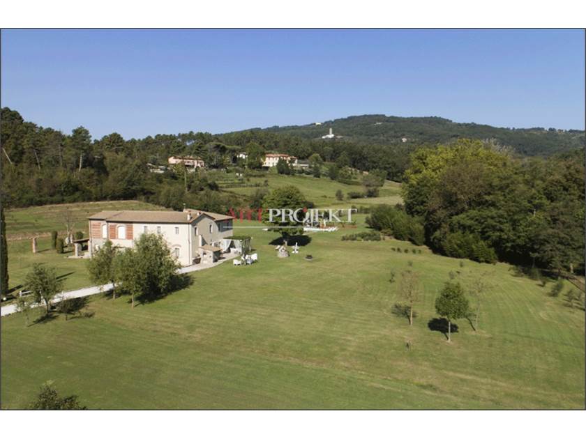 Villa for Sale in LUCCA - Price: 1,550,000 EUR / ARTPROJEKT
