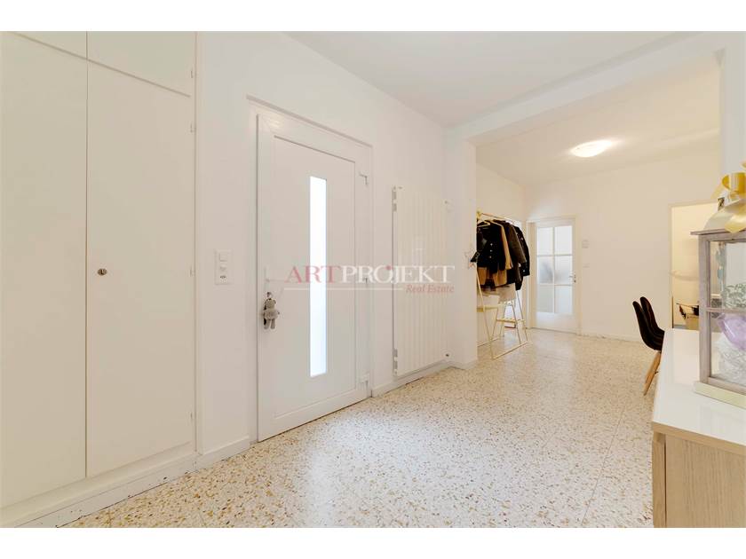 Casa indipendente con giardino a 150 m dal lago / ARTPROJEKT
