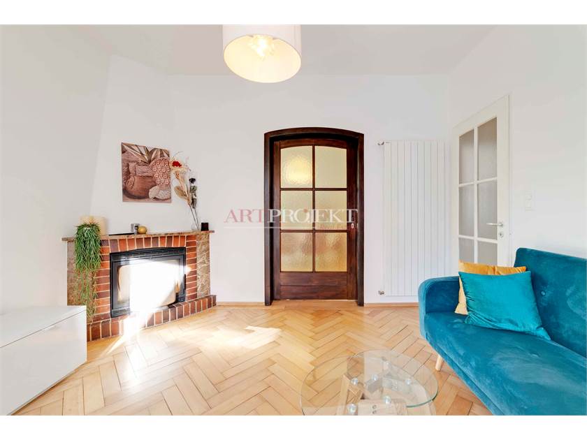 Casa indipendente con giardino a 150 m dal lago / ARTPROJEKT