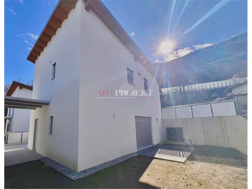 4.5-Zimmer-Villa im Grünen – Sant’Antonino / ARTPROJEKT