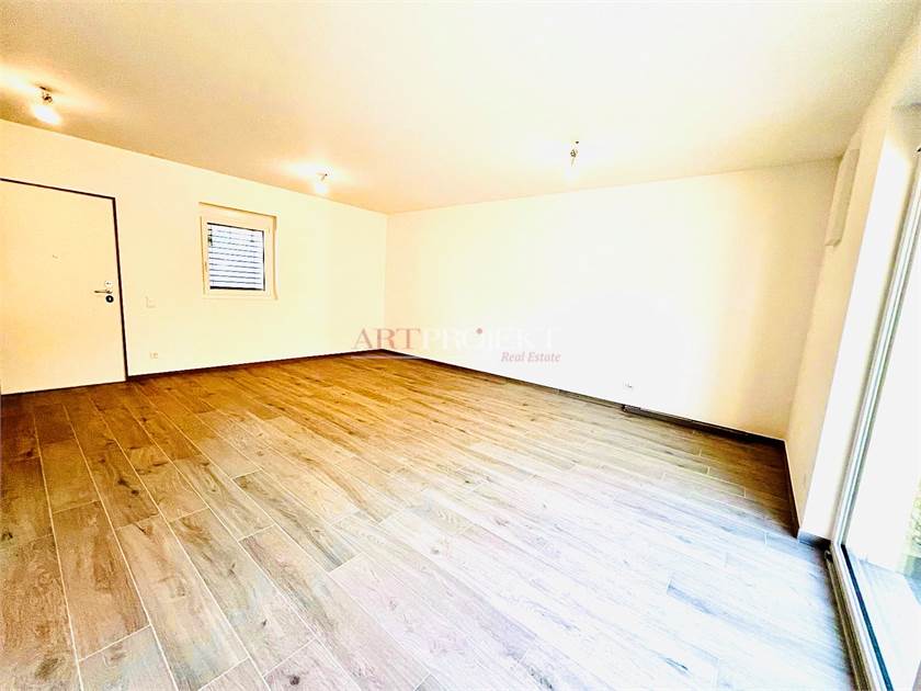 4.5-Zimmer-Villa im Grünen – Sant’Antonino / ARTPROJEKT