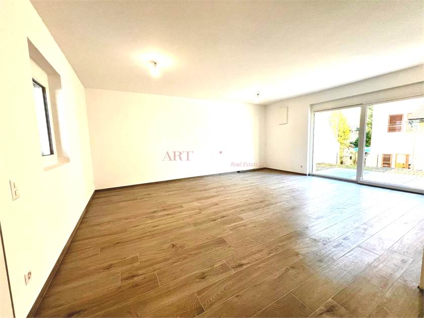 4.5-Zimmer-Villa im Grünen – Sant’Antonino / ARTPROJEKT