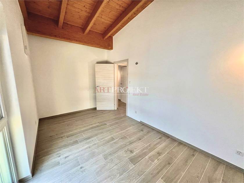 4.5-Zimmer-Villa im Grünen – Sant’Antonino / ARTPROJEKT