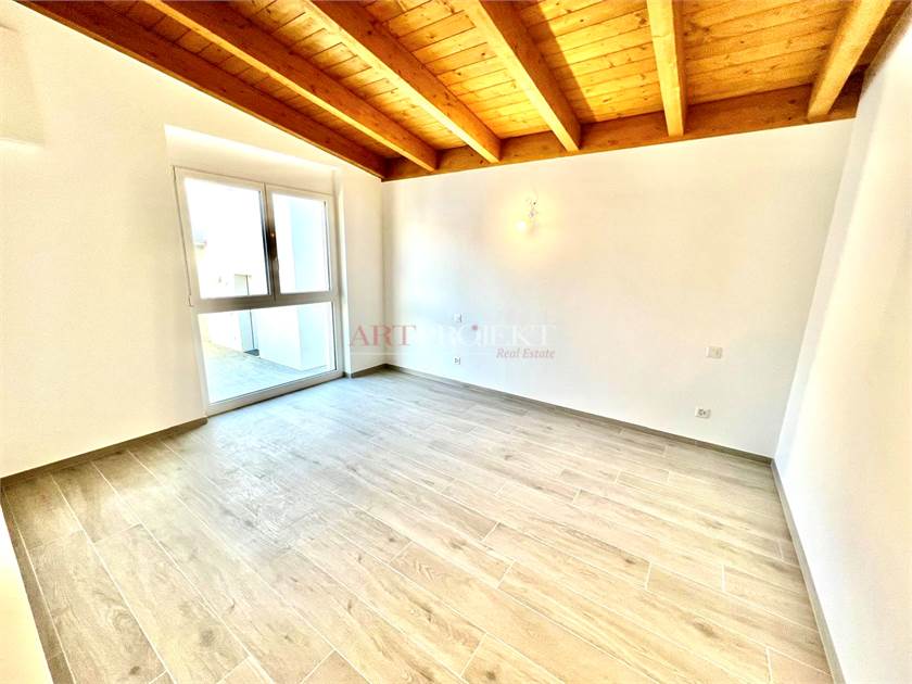 4.5-Zimmer-Villa im Grünen – Sant’Antonino / ARTPROJEKT
