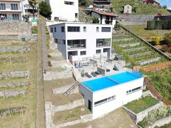 MODERN VILLA WITH POOL / ARTPROJEKT