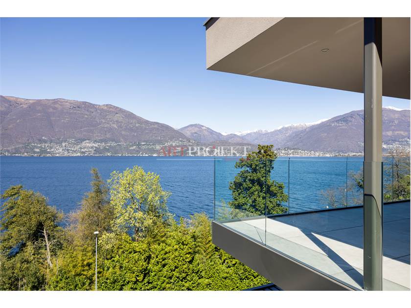 2.5 Locali con Giardino e Vista Lago / ARTPROJEKT