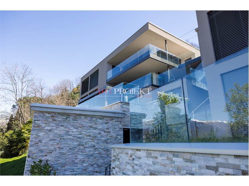 2.5 Locali con Giardino e Vista Lago / ARTPROJEKT