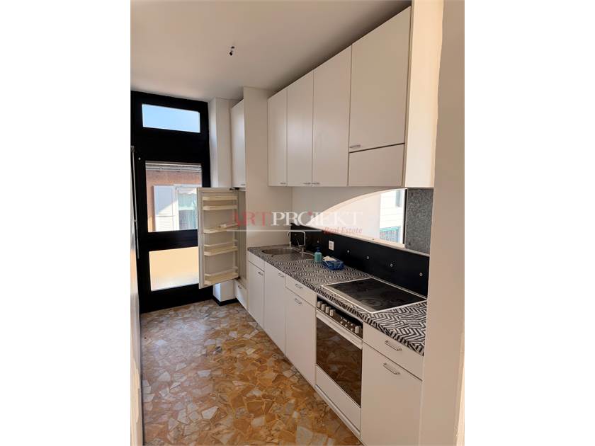 3.5 -room apartment with panoramic lake view / ArtProjekt SA