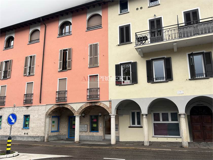 Commercial Premises / Showrooms for Rent in CAPOLAGO - Price: 1,400 CHF / ArtProjekt SA