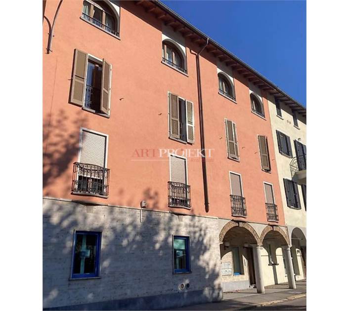 Commercial Premises / Showrooms for Rent in CAPOLAGO - Price: 1,400 CHF / ArtProjekt SA