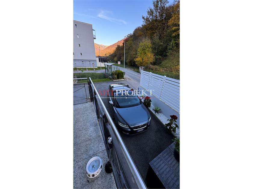 BELLISSIMO APPARTAMENTO CON GIARDINO A SANT'ANTONINO / ArtProjekt SA