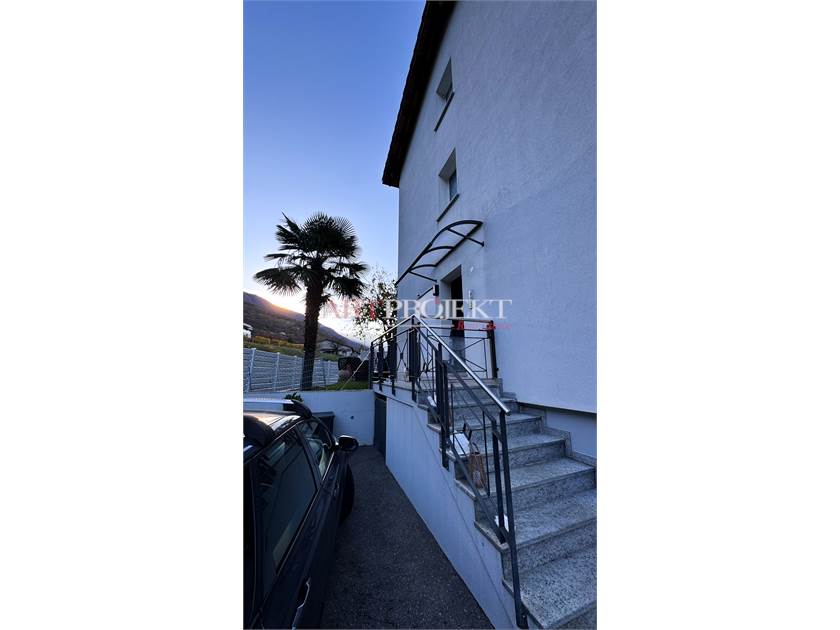 BELLISSIMO APPARTAMENTO CON GIARDINO A SANT'ANTONINO / ArtProjekt SA