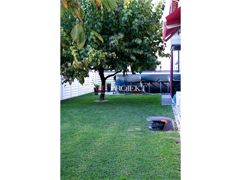 BELLISSIMO APPARTAMENTO CON GIARDINO A SANT'ANTONINO / ArtProjekt SA