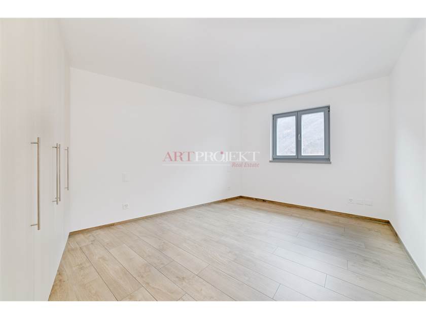 SPLENDIDO 4.5 LOCALI A PIANEZZO / ArtProjekt SA