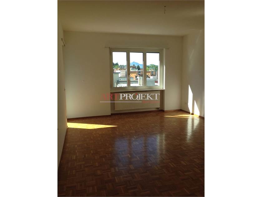 AMPIO 4.5 LOCALI A LUGANO - PREGASSONA / ArtProjekt SA