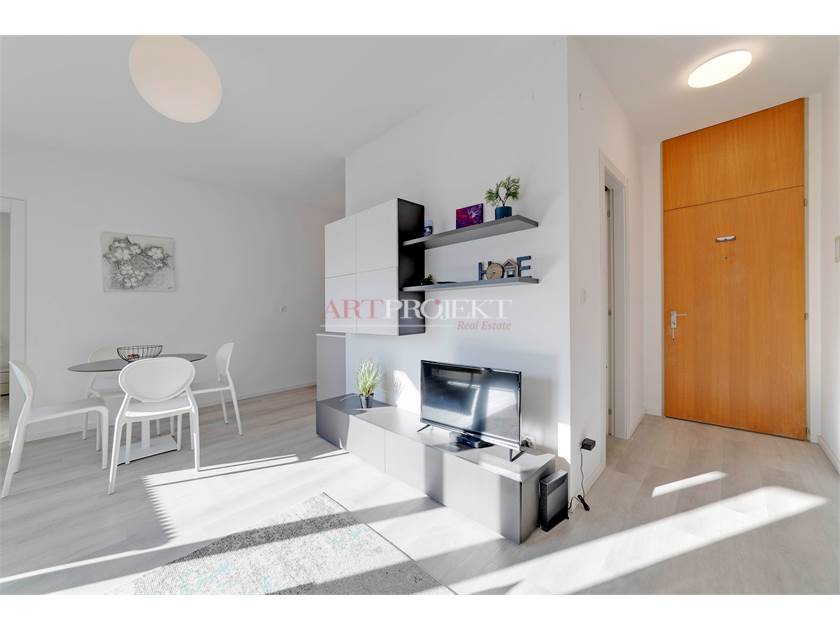 COMODISSIMO 2,5 LOCALI RISTRUTTURATO A LUGANO BESSO / ArtProjekt SA