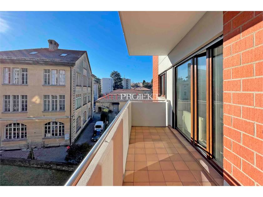 COMODISSIMO 2,5 LOCALI RISTRUTTURATO A LUGANO BESSO / ArtProjekt SA