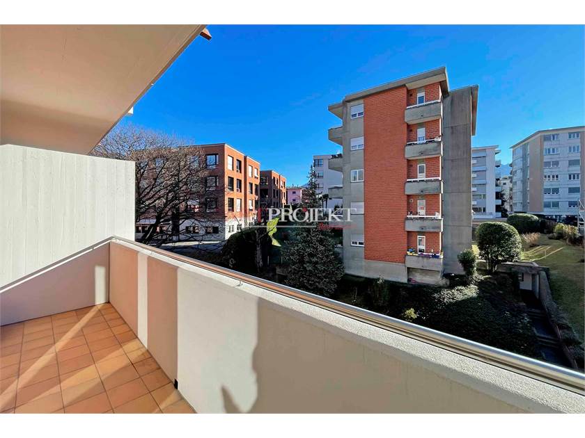 COMODISSIMO 2,5 LOCALI RISTRUTTURATO A LUGANO BESSO / ArtProjekt SA