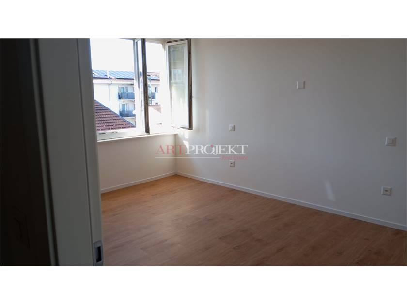 RINNOVATO 2.5 LOCALI A CHIASSO / ArtProjekt SA