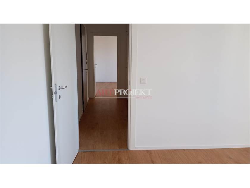 RINNOVATO 2.5 LOCALI A CHIASSO / ArtProjekt SA