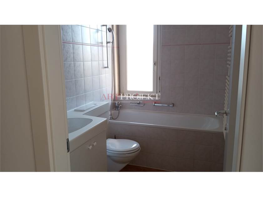 RINNOVATO 2.5 LOCALI A CHIASSO / ArtProjekt SA