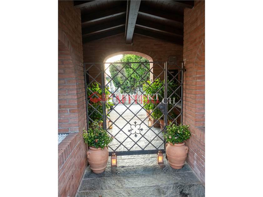 BELLISSIMO APPARTAMENTO CON VISTA PANORAMICA A SAVOSA / ArtProjekt SA