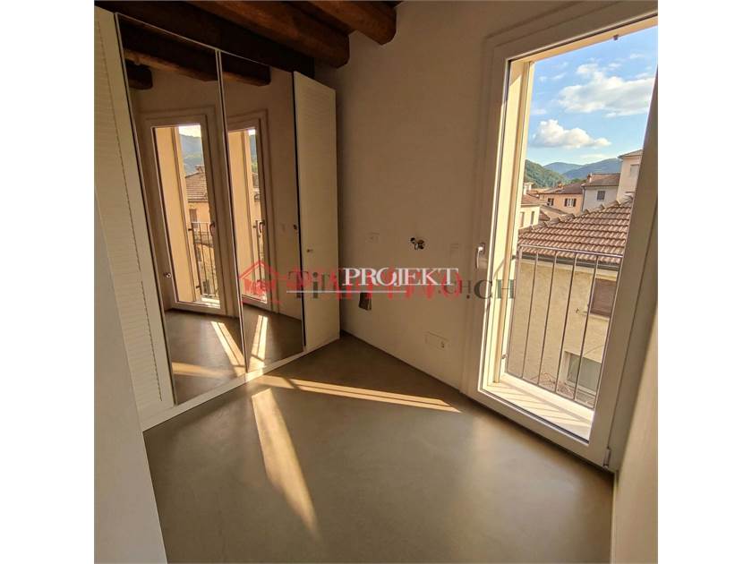 3.5 LOCALI A MAGLIASO A DUE PASSI DAL LAGO / ArtProjekt SA