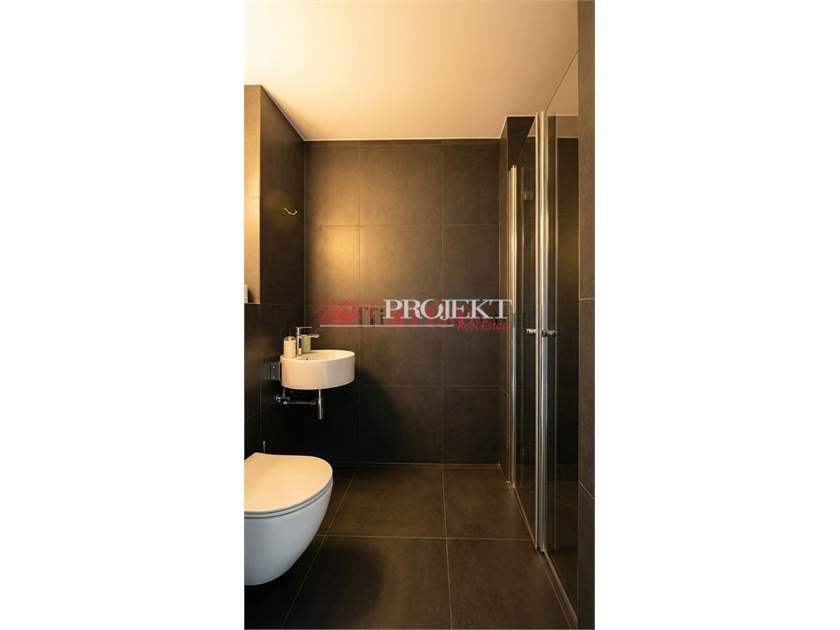 3.5 LOCALI A MAGLIASO A DUE PASSI DAL LAGO / ArtProjekt SA