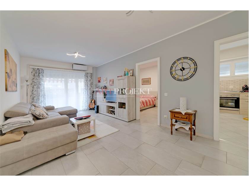 Chiasso – Palazzina residenziale a reddito con elevato potenziale d’investimento / ArtProjekt SA