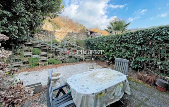 Seseglio (Chiasso) – Villetta a schiera con giardino privato in contesto verde e riservato / ArtProjekt SA