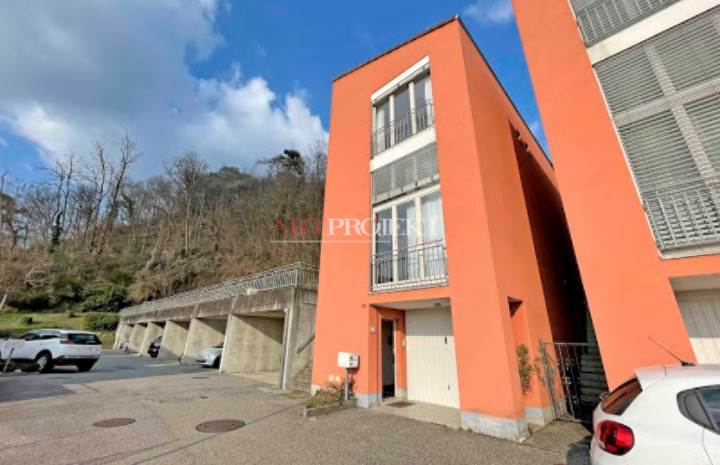 Seseglio (Chiasso) – Villetta a schiera con giardino privato in contesto verde e riservato / ArtProjekt SA