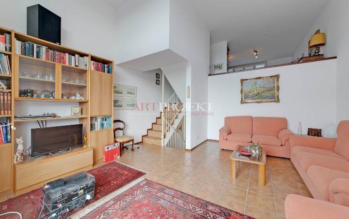 Seseglio (Chiasso) – Villetta a schiera con giardino privato in contesto verde e riservato / ArtProjekt SA