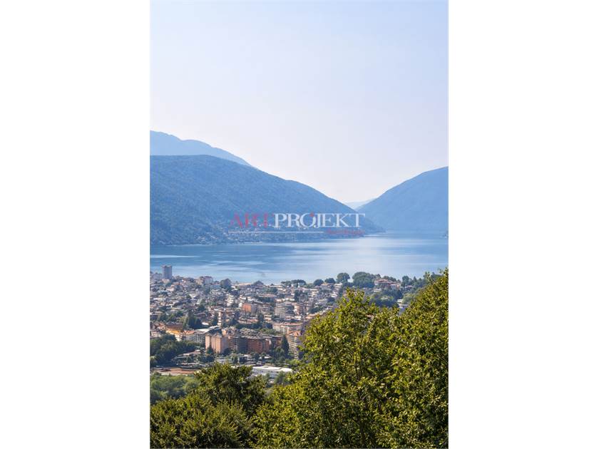 Lugano – Prestigiosa villa con vista lago e raffinati spazi esterni / ArtProjekt SA