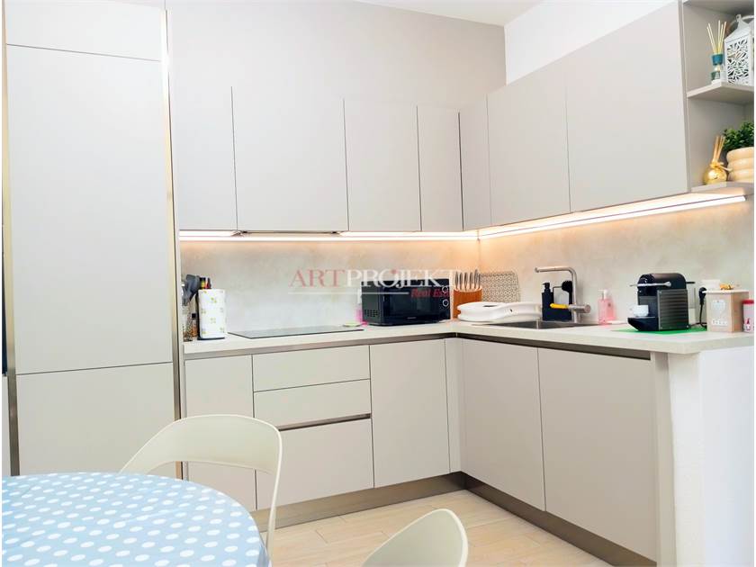 Elegante appartamento completamente arredato nel cuore del centro storico di Mendrisio / ArtProjekt SA