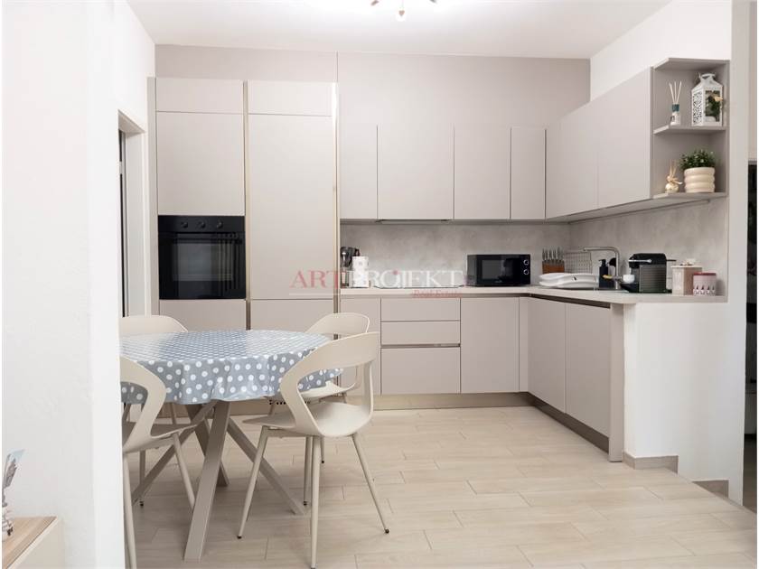 Elegante appartamento completamente arredato nel cuore del centro storico di Mendrisio / ArtProjekt SA