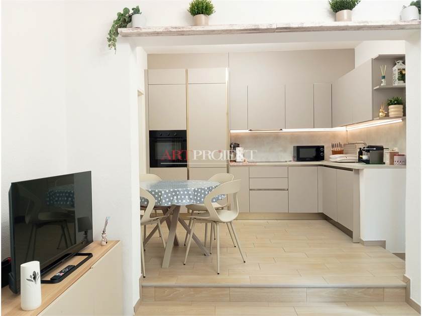 Elegante appartamento completamente arredato nel cuore del centro storico di Mendrisio / ArtProjekt SA