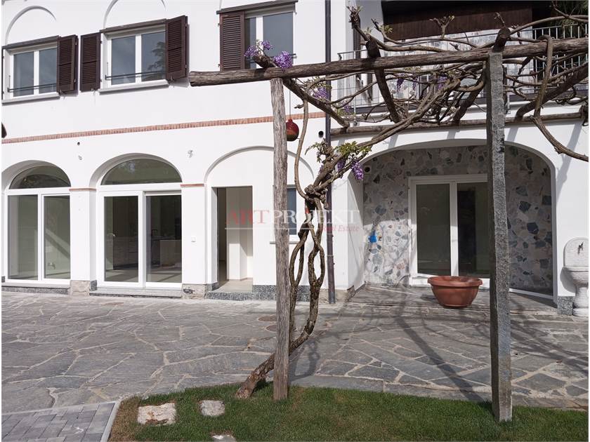 Figino – Elegant 3.5-room apartment with private garden and open view of greenery / ArtProjekt SA