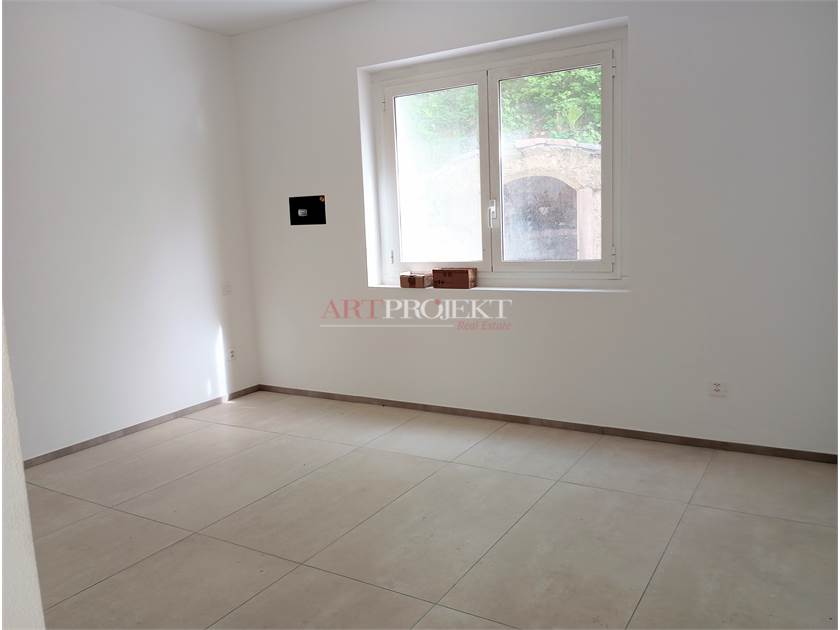 Figino – Elegant 3.5-room apartment with private garden and open view of greenery / ArtProjekt SA