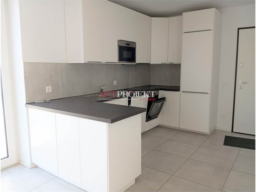 Splendido 4,5 locali nel cuore di Paradiso / ArtProjekt SA