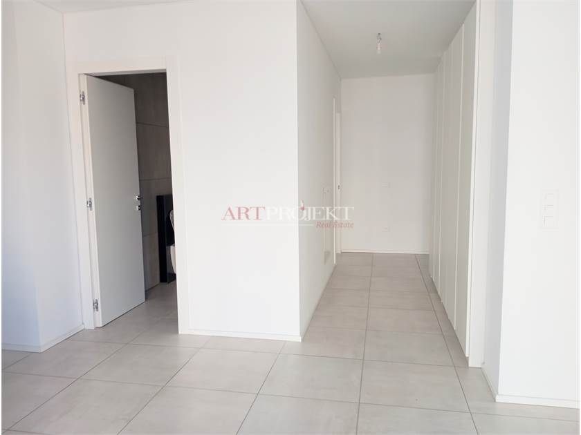 Splendido 4,5 locali nel cuore di Paradiso / ArtProjekt SA