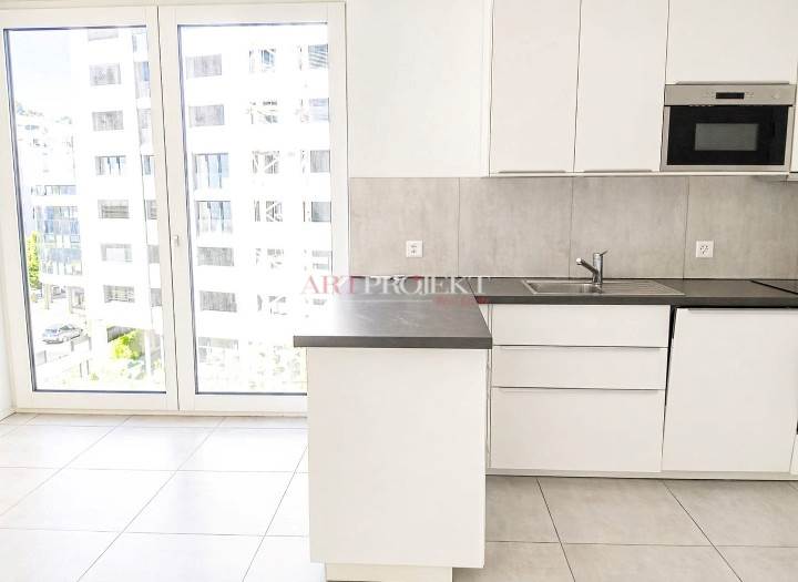 Splendido 4,5 locali nel cuore di Paradiso / ArtProjekt SA