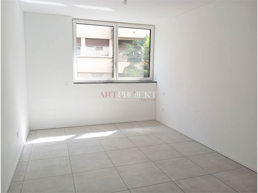 Splendido 4,5 locali nel cuore di Paradiso / ArtProjekt SA