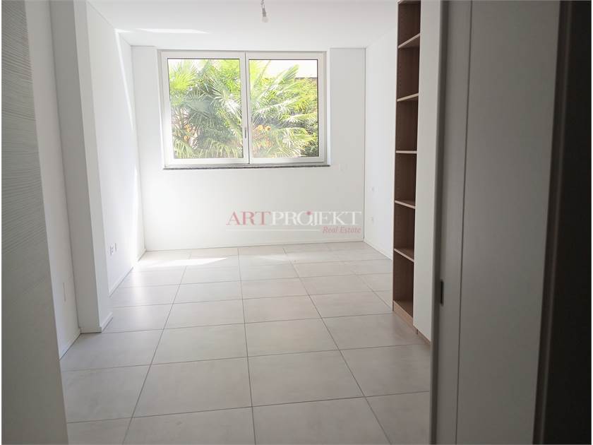 Splendido 4,5 locali nel cuore di Paradiso / ArtProjekt SA