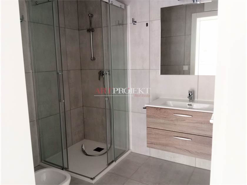 Splendido 4,5 locali nel cuore di Paradiso / ArtProjekt SA