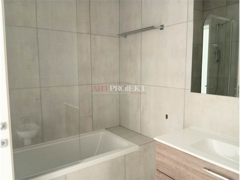 Splendido 4,5 locali nel cuore di Paradiso / ArtProjekt SA