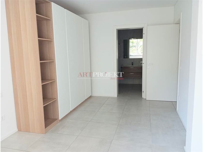 Splendido 4,5 locali nel cuore di Paradiso / ArtProjekt SA