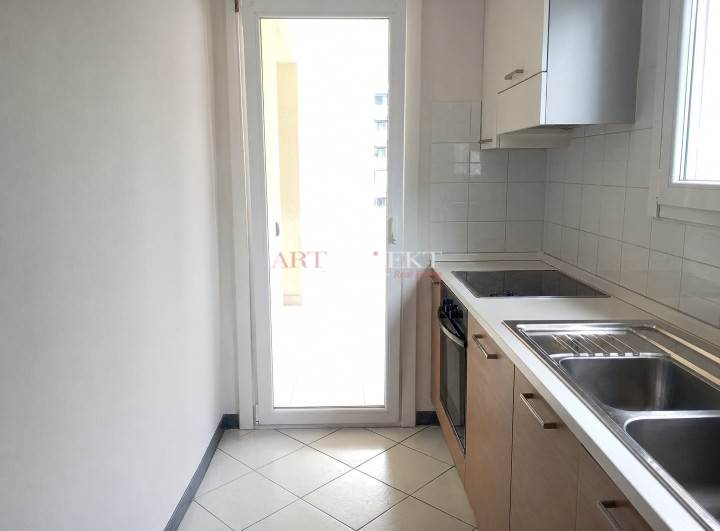 Bright 2.5-room apartment with terrace – strategic location in Pregassona / ArtProjekt SA