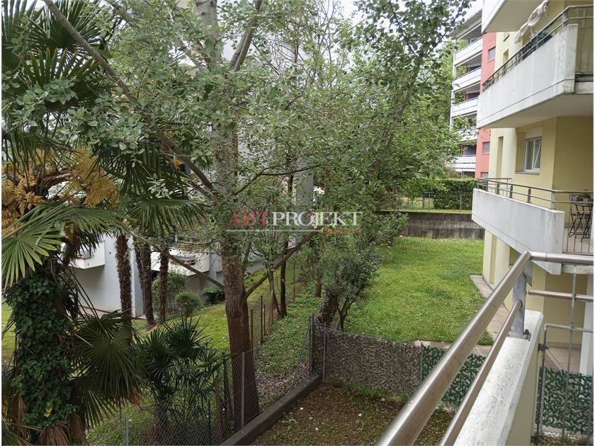 Bright 2.5-room apartment with terrace – strategic location in Pregassona / ArtProjekt SA