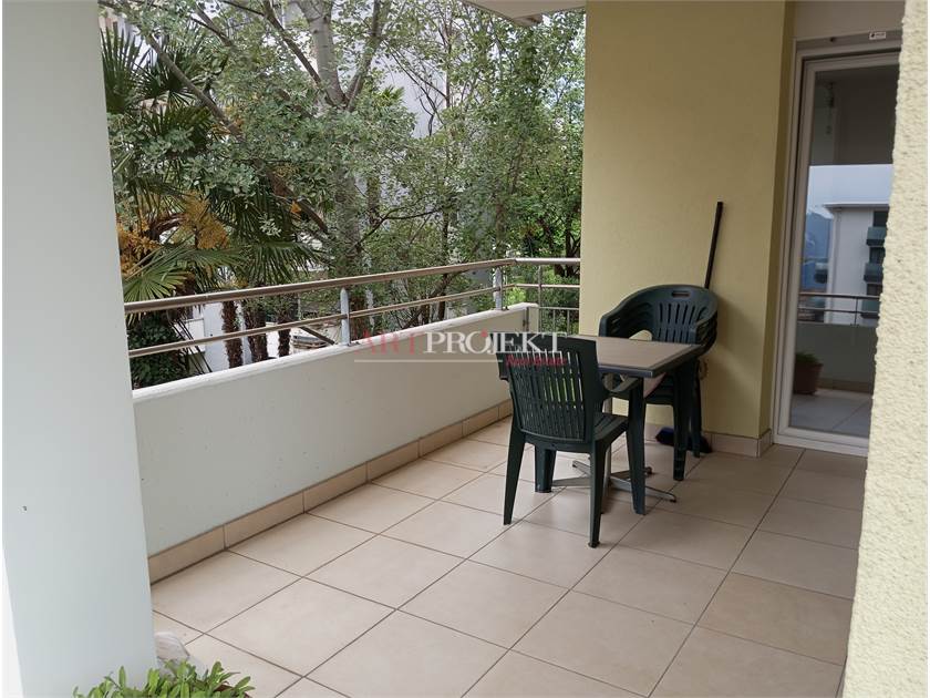 Bright 2.5-room apartment with terrace – strategic location in Pregassona / ArtProjekt SA