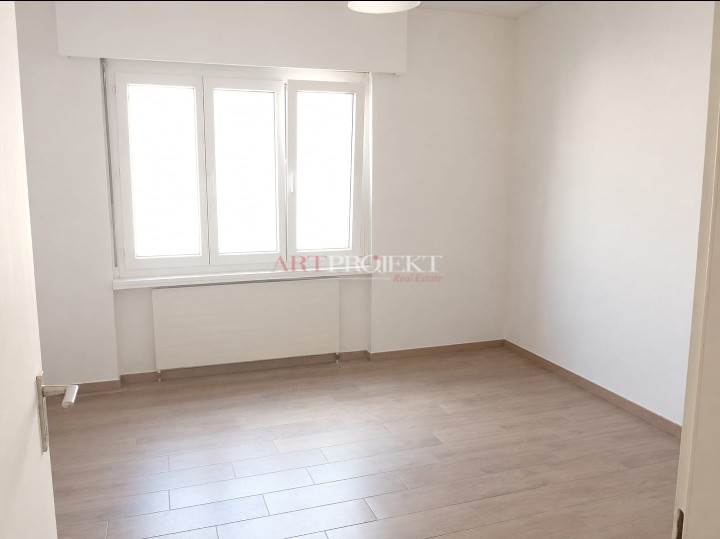 LAMONE – 3.5 LOCALI RISTRUTTURATO CON BALCONE E AUTORIMESSA / ArtProjekt SA
